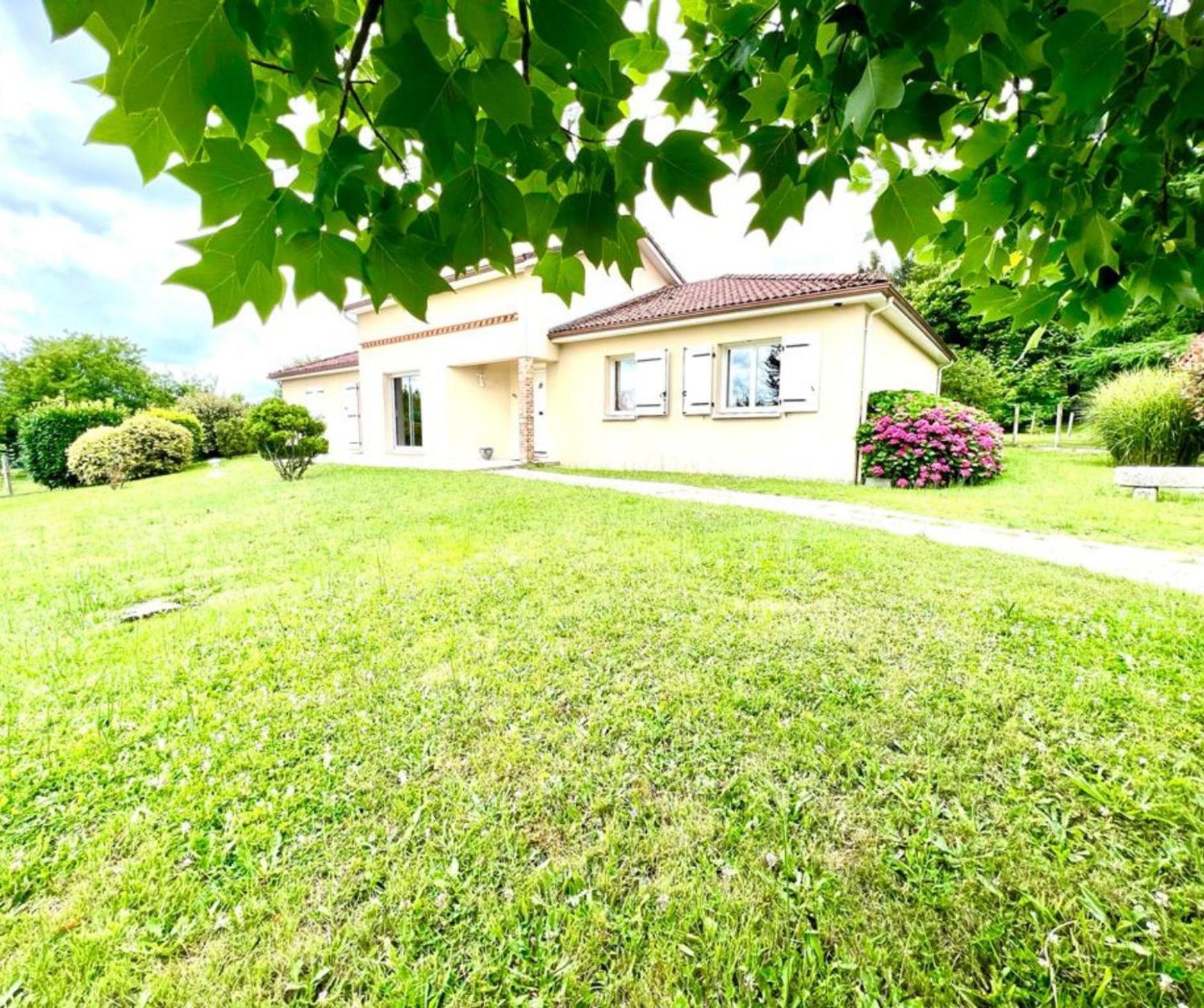 La Garde Familiale Et Spacieuse Couzeix Kültér fotó